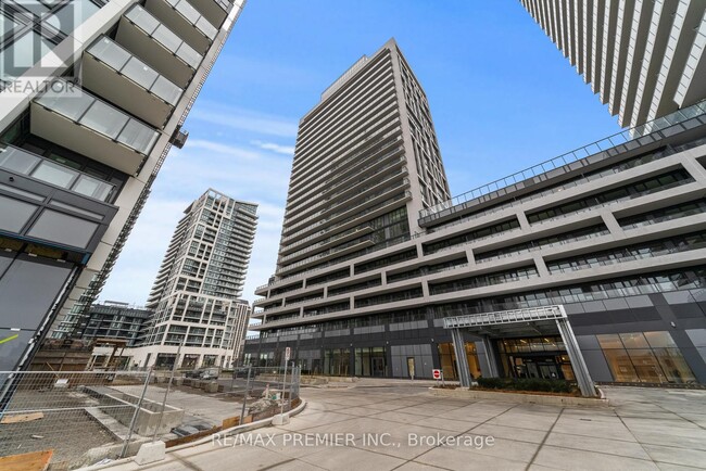 Photo du bâtiment - 8960-8960 Jane St