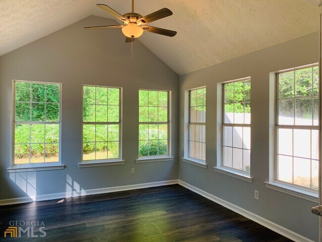 Foto del edificio - 30 Standing Rock Rd