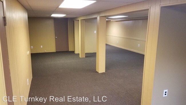 Building Photo - 8921 Brecksville Rd