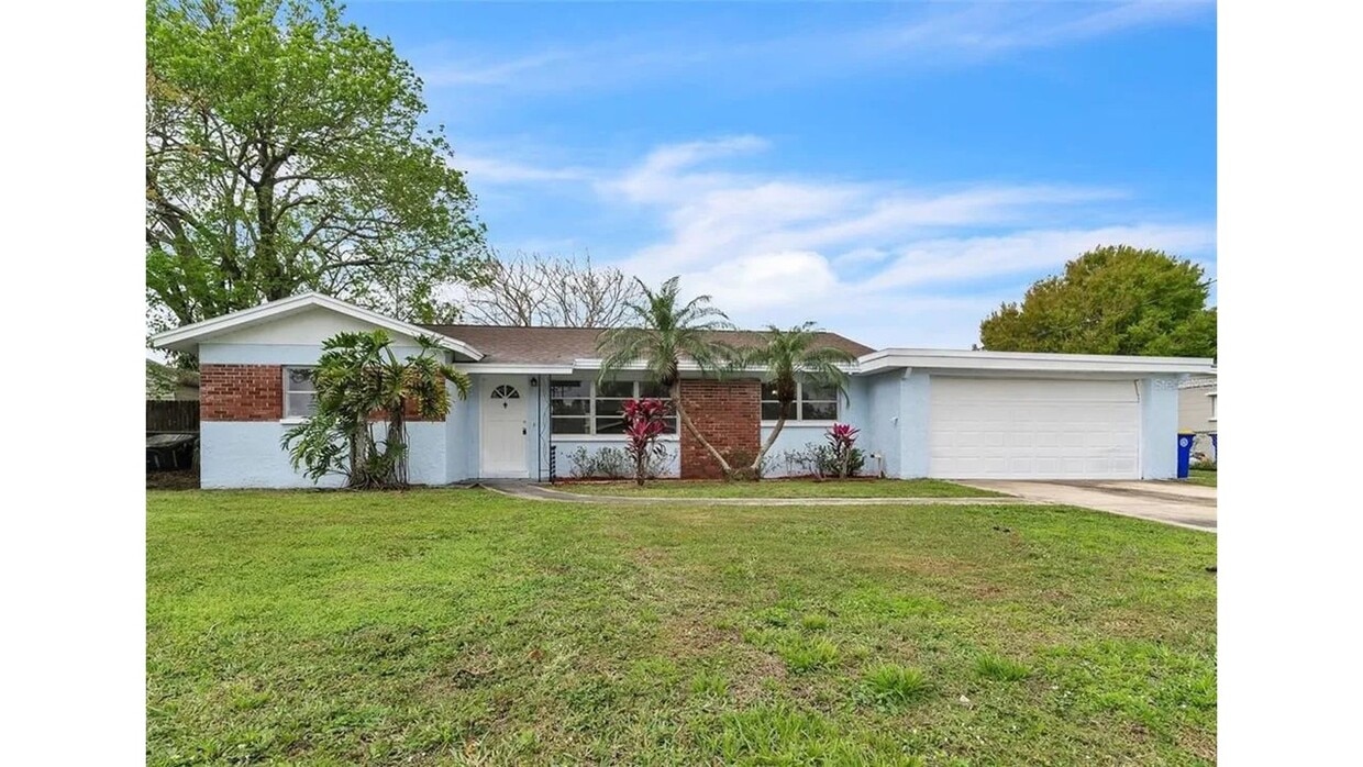 Primary Photo - 1305 Estridge Dr