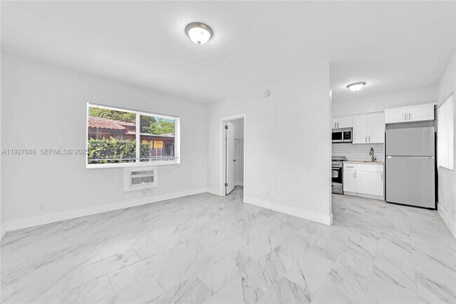 Foto del edificio - 1839 Funston St