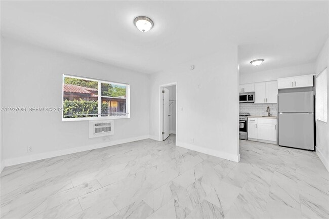 Building Photo - 1839 Funston St