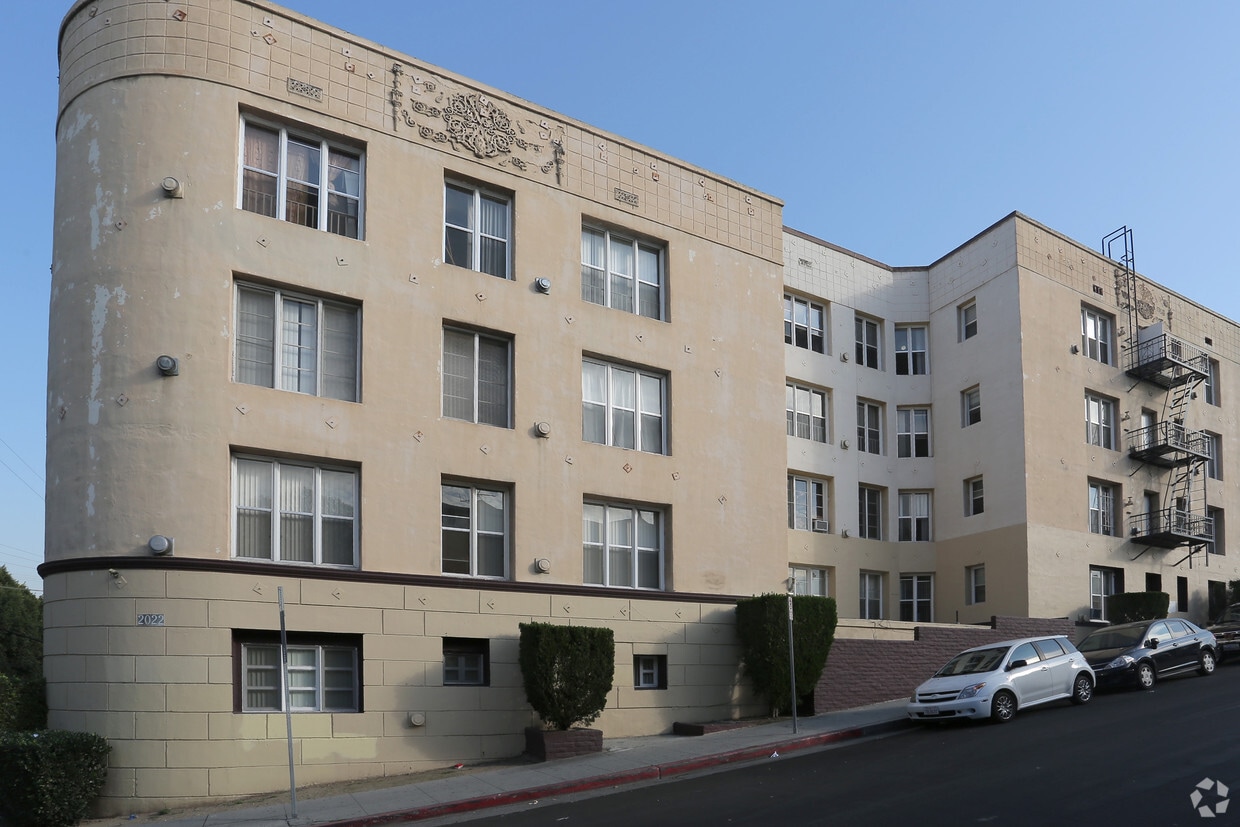 Chateau Adams Apartments Apartments in Los Angeles, CA