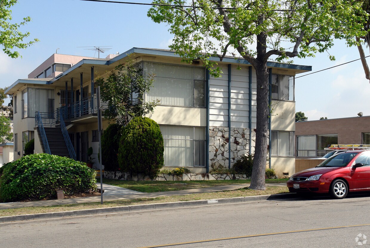 Primary Photo - 653 E Regent St