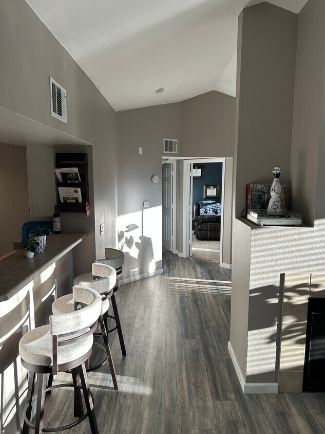 Living room/hallway - 12770 Ironstone Way