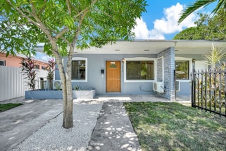 Building Photo - 6430 NE 1st Ct