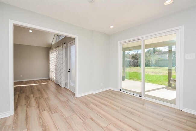 Foto del edificio - 16505 Cornwall St