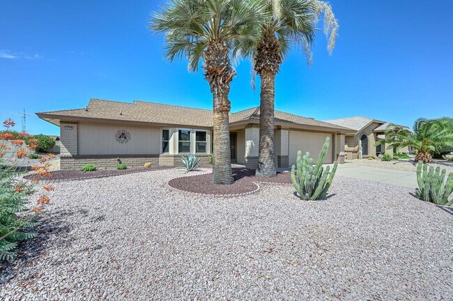 Foto del edificio - 55+ Gorgeous Gem Furnished ready for Move in!