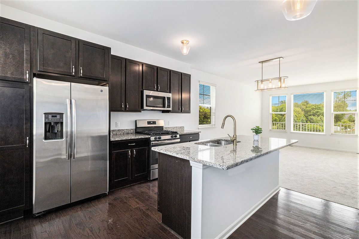 Foto principal - 478 N Wixom Rd