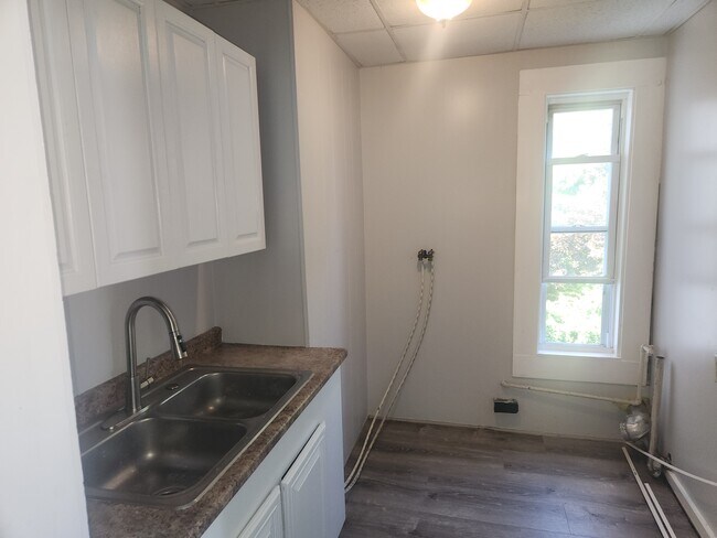 Building Photo - 368 Merrimack St