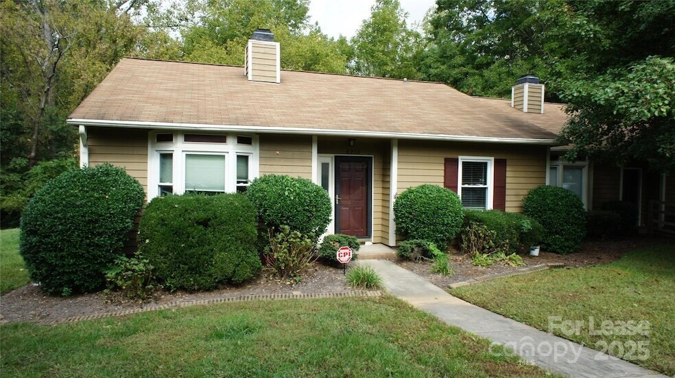 Primary Photo - 8306 Summerglen Cir