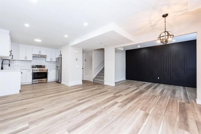 Photo du bâtiment - 3800 Fonda Way SE
