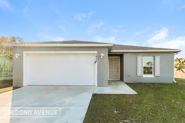 Building Photo - 1426 Paramount Ave SE