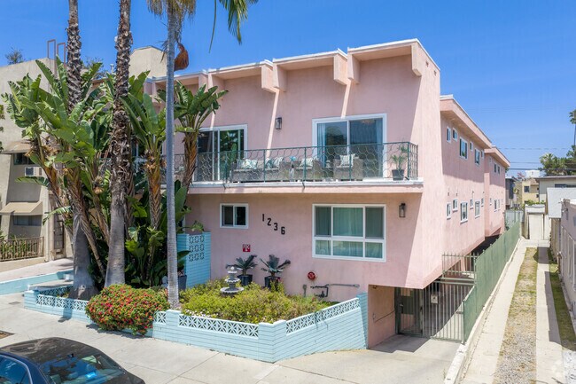 Foto principal - 1236 N Ogden Dr