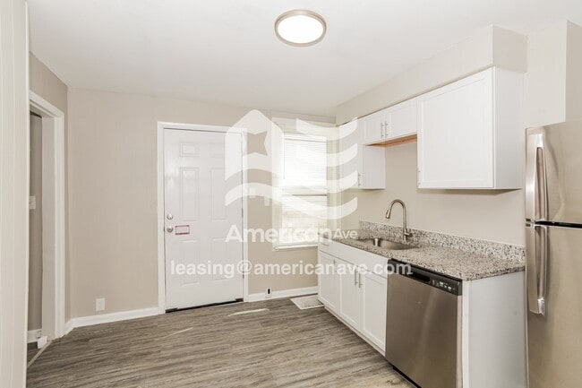 Foto del edificio - 305 Pershing Ave
