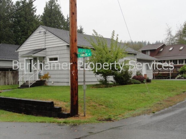Building Photo - 520 Kamilche Ave E