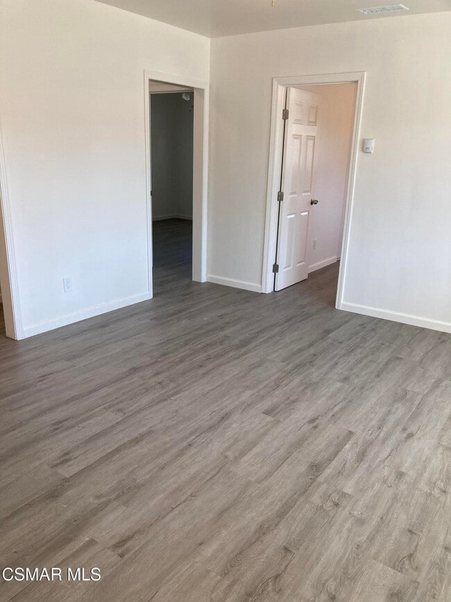 Foto del edificio - 3085 East St