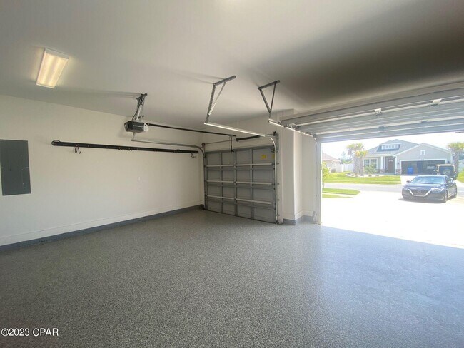 Building Photo - 313 Basin Bayou Dr