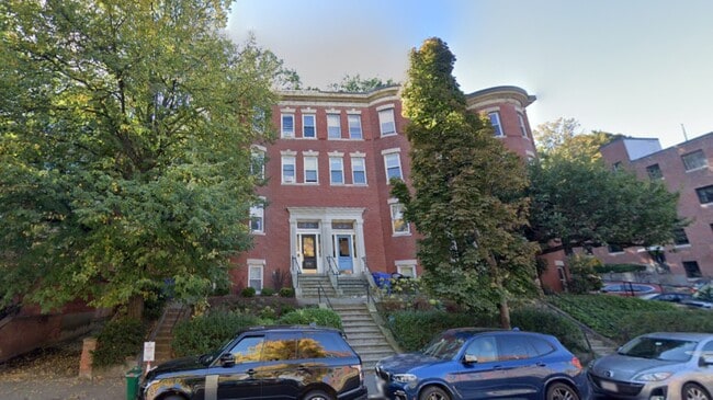 Building Photo - 631 Washington St