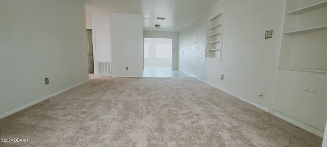 Building Photo - 54 Seaside Dr