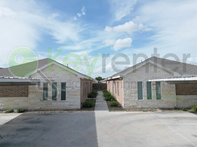 Foto del edificio - 3B/2B Gated Community, Awesome Price! - Edinburg TX