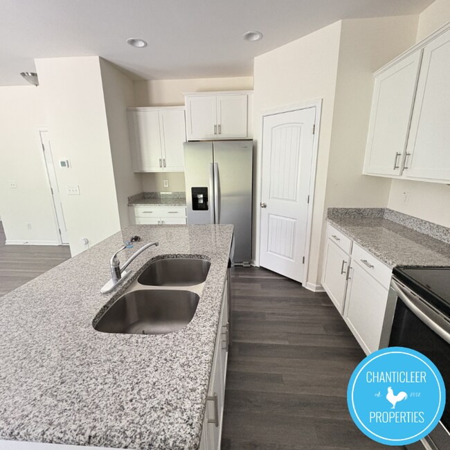 Foto del edificio - 3318 Slippery Elm Dr