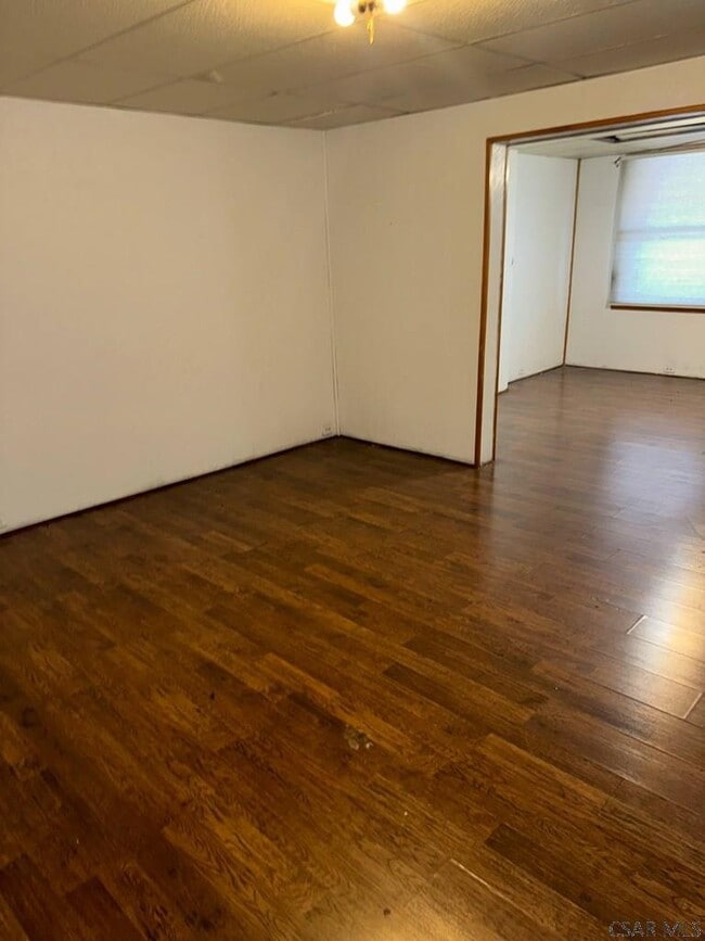 Building Photo - 86 Golde St