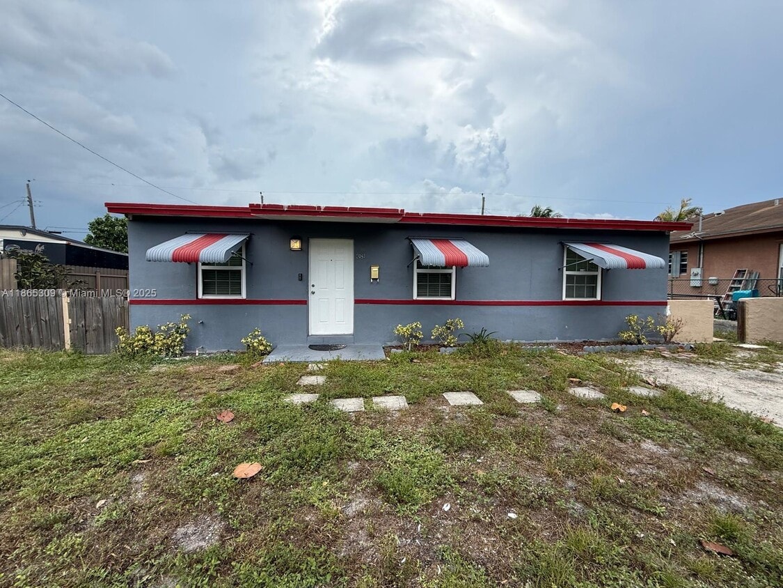 Primary Photo - 381 NW 16th St