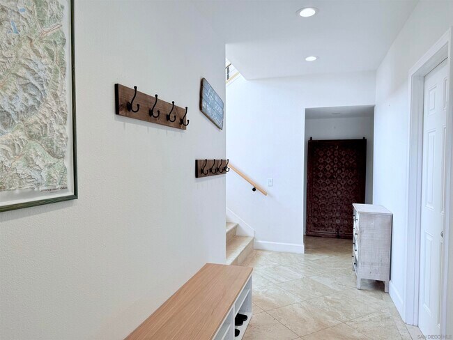 Foto del edificio - 1309 Kaimalino Ln