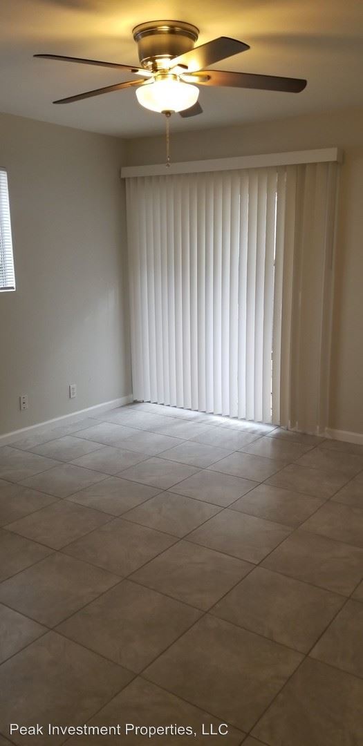 Foto del edificio - 3205 E Earll Dr