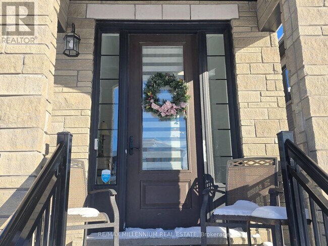 Building Photo - 901 Knights Ln