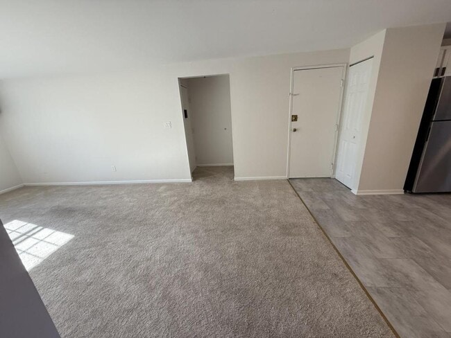 Building Photo - 1241 Elm St