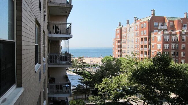Foto del edificio - 35 Seacoast Terrace