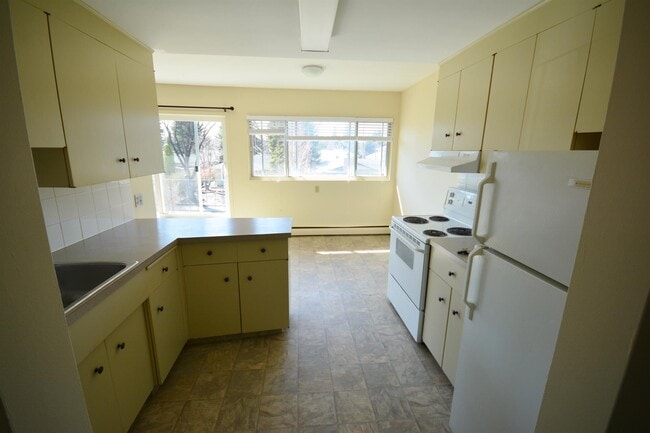 Building Photo - 0 Bed 0 Bath Unit in Calgary, AB
