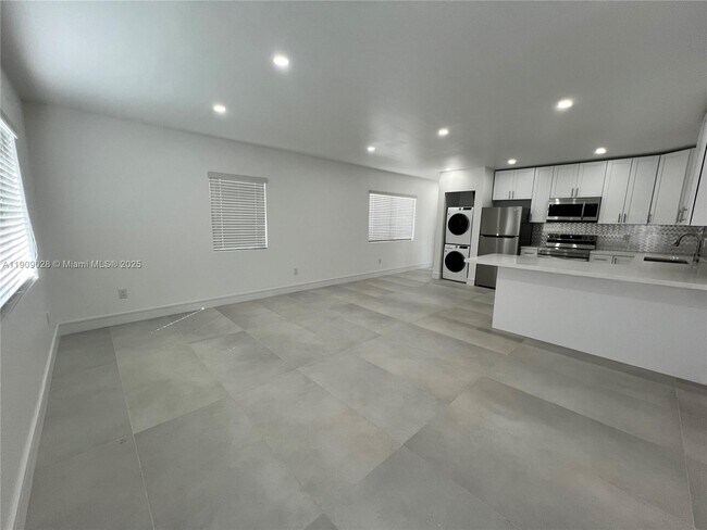 Foto del edificio - 75 NE 70th St