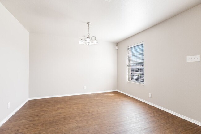 Foto del edificio - Well-Maintained 3-Bedroom Home – Ideal for Students & Professionals!