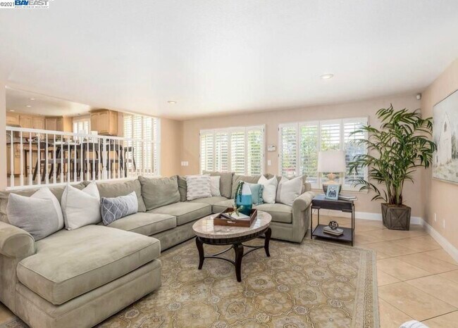 Building Photo - 4305 Mansfield Dr