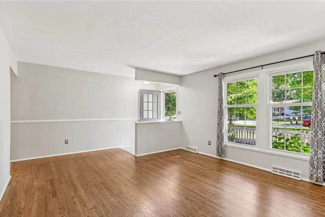Building Photo - 244 Atterbury Blvd