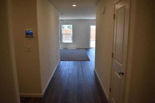 Building Photo - 4527 Isabel Ct