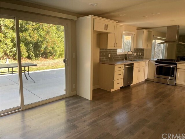 Foto del edificio - 21711 Lost River Dr