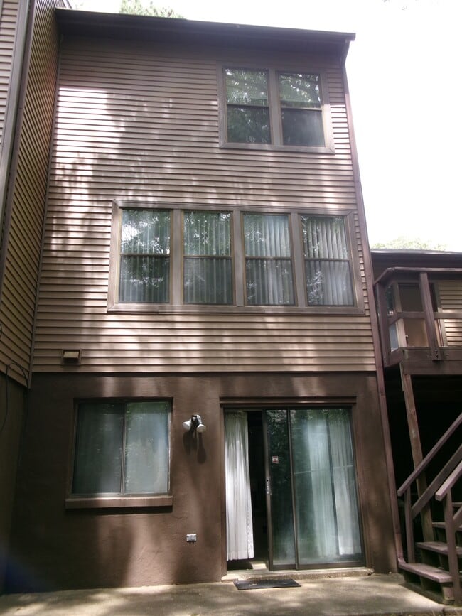 Building Photo - 23320 Red Oak Ct