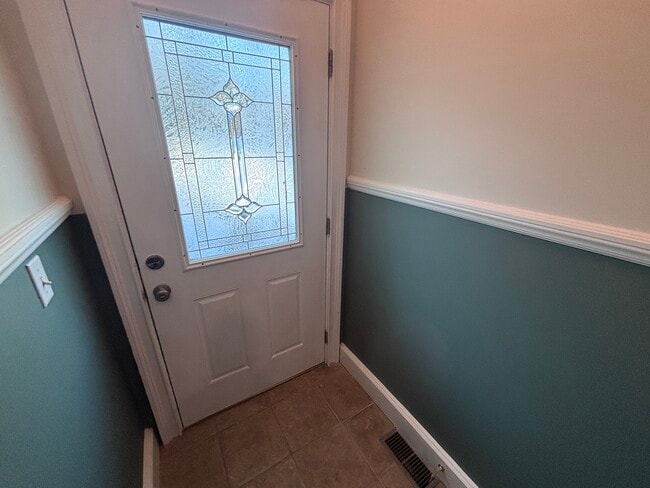 Building Photo - 101 Ponus Ave