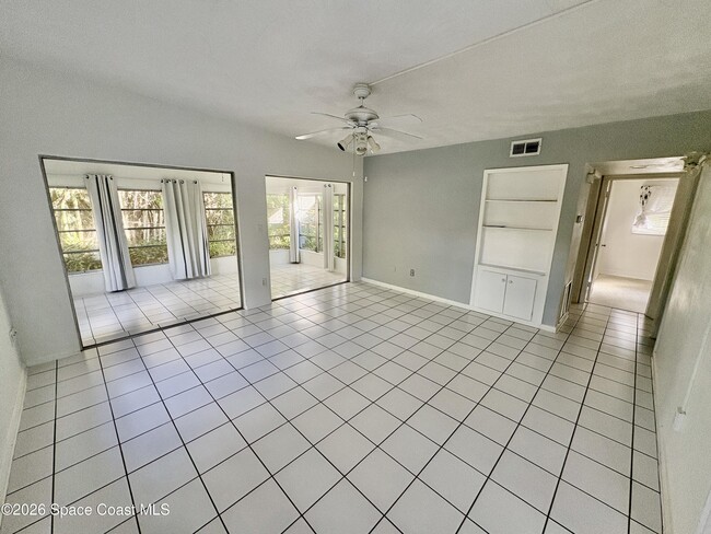 Building Photo - 6587 Towhee Dr