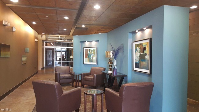 Foto del edificio - 420 W River Dr