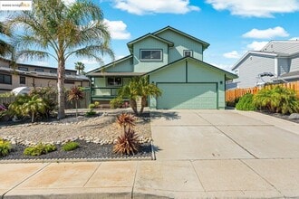 Building Photo - 5575 Marlin Dr
