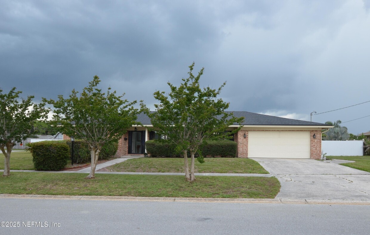Foto principal - 2887 Navajo Rd