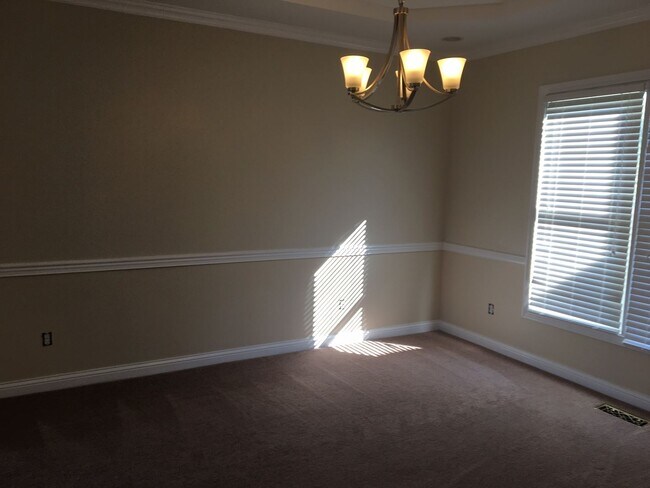 Building Photo - 4 br, 3.5 bath House - 14013 Spring Mill Road