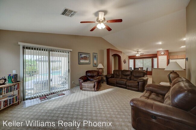 Building Photo - 4 br, 2 bath House - 15200 West Fillmore S...