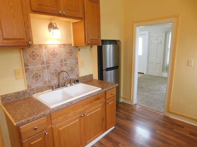 Building Photo - Beautifully Remodeled 1 bedroom/1 bath Hou...