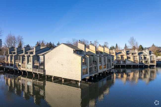 Exterior - Lakes Village